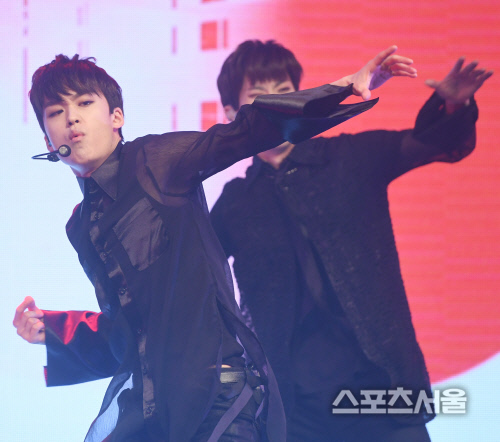 [포토] BLK 일경, 오늘은 우리가 히어로~