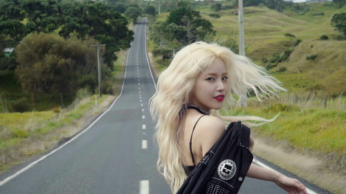 별이 빛나는 밤 마마무, 솔라 스토리 영상 공개…매혹적인 팔색조 매력 발산