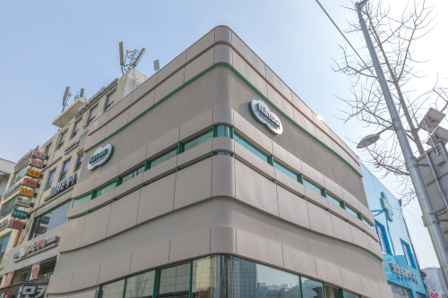 롯데제과, 나뚜루 플래그십 스토어 신촌에 오픈