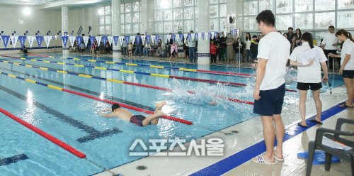 [포토]의왕시, 160명 참가한 시장배 수영대회