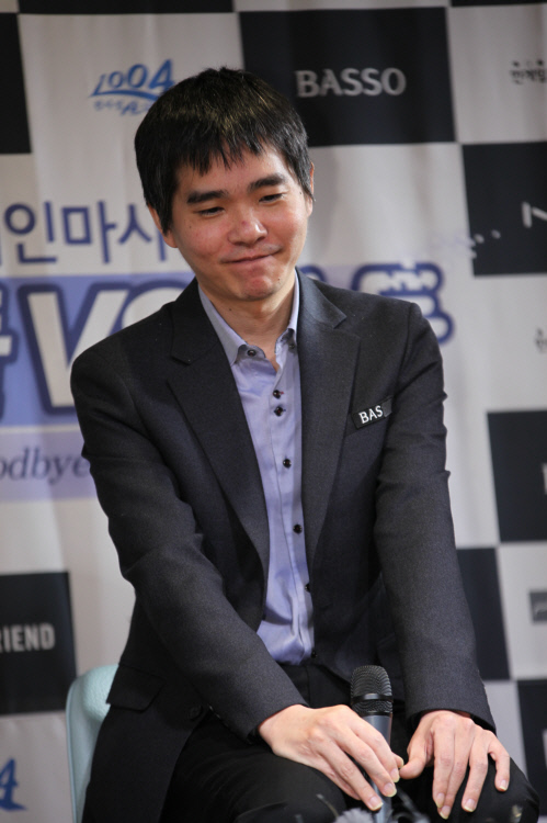 AI의 오류? 이세돌 은퇴대국서 한돌에 불계승!... 실수 놓치지 않았다!