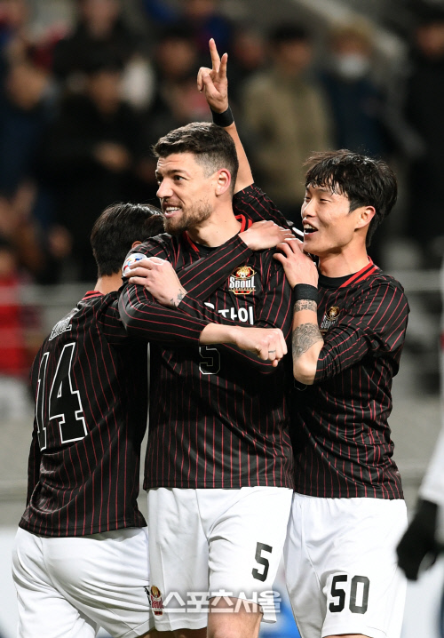 [포토]FC서울 오스마르, ACL 갑니다!