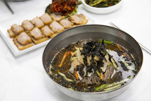 [스포츠서울 고객신뢰도대상: 방림메밀막국수] 강원도 평창 가면 먹어봐야 할 메밀막국수의 진수