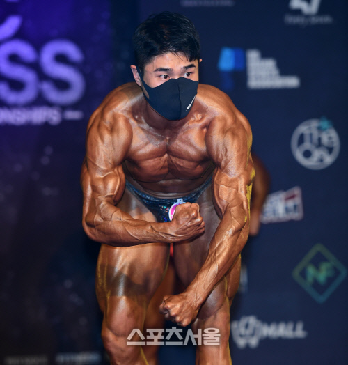 머슬 그랑프리를 차지한 이황, WBC를 빛내는 최강 근육