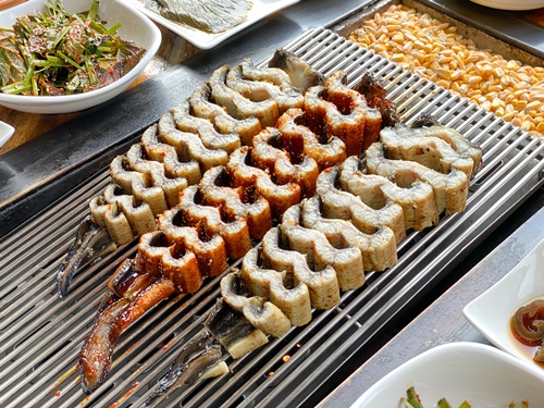 [스포츠서울 고객신뢰도대상: 강나루풍천장어] 천연 옥수수숯으로 구워내 일품인 장어
