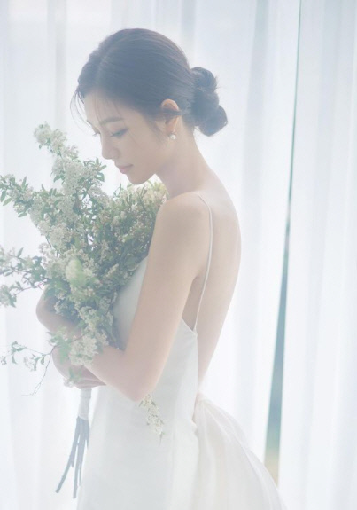 이채은, 연인 오창석 당장 청혼하게 할 것 같은 웨딩드레스 자태[★SNS]