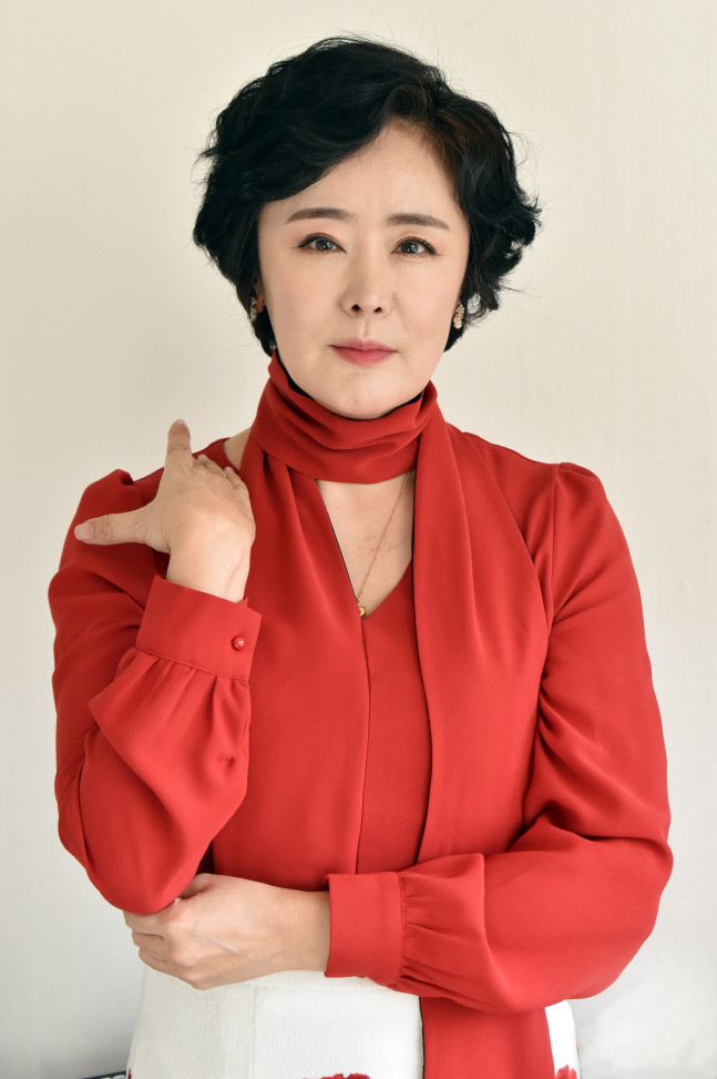 배우 이주화, 체홉의 마지막 작품 '벚꽃동산' 류바 재창조한다 !