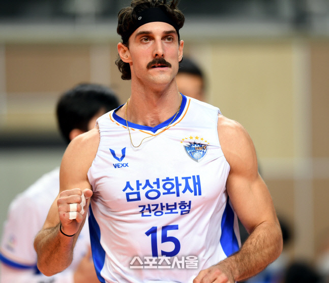 [포토] 러셀 주먹 불끈
