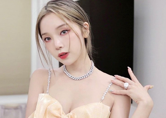 완전체 컴백 두달만 갓세븐 제이비, 1세 연상 유튜버 퓨어디와 열애설