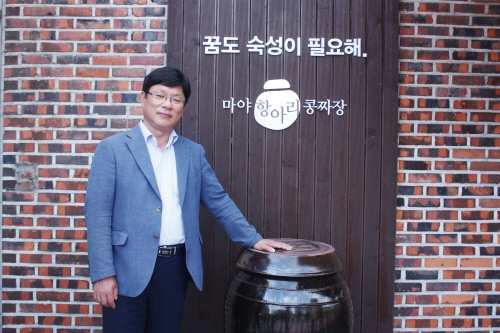 짜장면도 웰빙식품 길 걷는다...5년 숙성된 수제춘장으로 만든 콩짜장 눈길