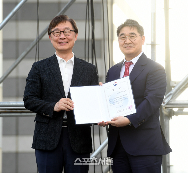 [포토] 성모병리과의원, 코로나19 영웅대상 수상