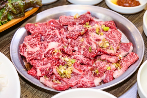 [스포츠서울 고객신뢰도대상: 영양숯불갈비] 50년 전통의 한우 갈빗살 맛으로 경주 지역 평정
