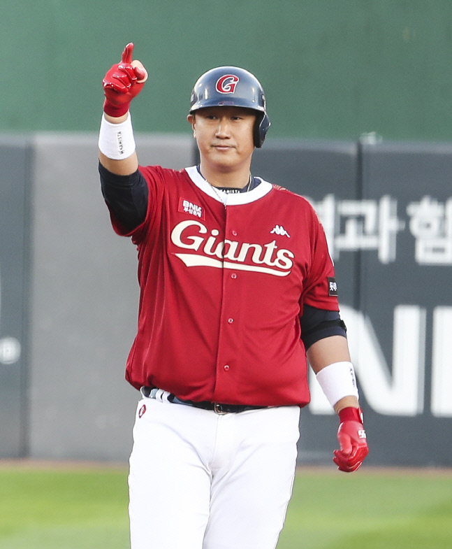 영원한 롯데 ‘10번’→이대호의 마지막 경기 롯데, LG에 3-2 승리[SS사직in]