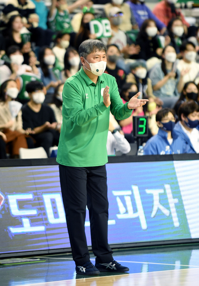 [패장] 2연패 이상범 감독 잘 따라갔다, 4쿼터 모습 긍정적 [SS 인터뷰]