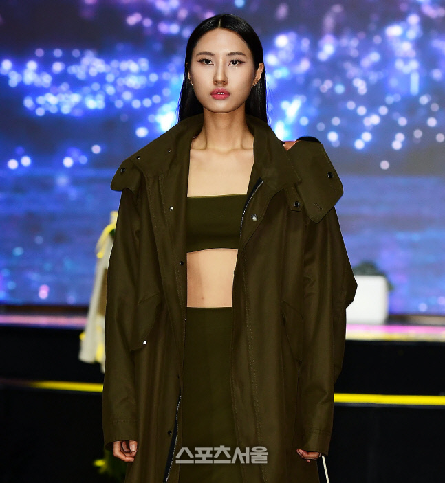 2023 더룩오브더이어 코리아, 카리스마 넘치는 워킹! [포토]