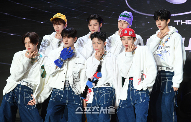 [포토]에잇턴, 첫 미니앨범 쇼케이스