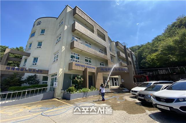 동해시, 노인복지시설 살수 작업 실시