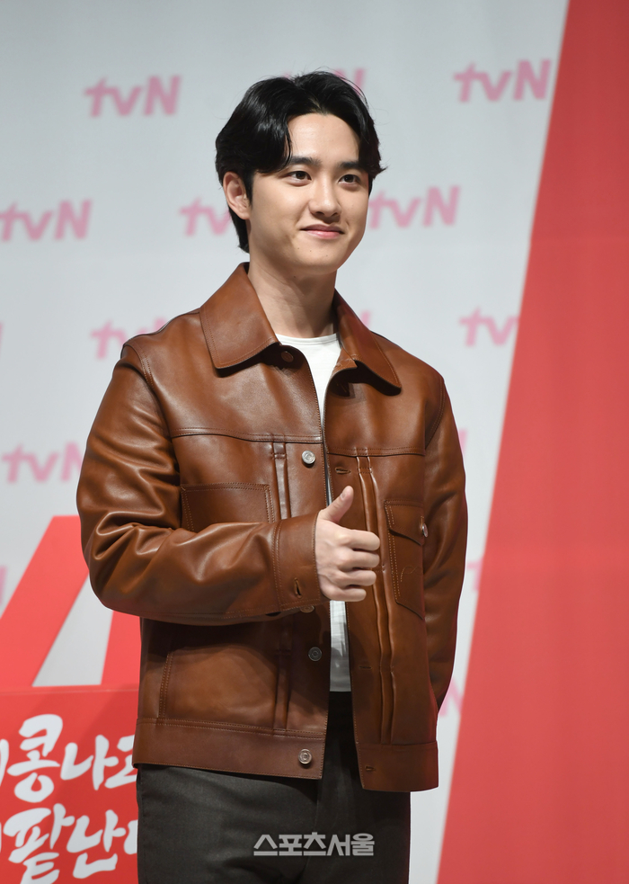 [단독]도경수, 오랜 매니저와 신생 ‘컴퍼니수수’ 차린다…11월 SM과 계약종료