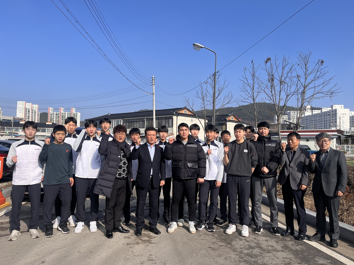 정읍시 정주고, 배드민턴부 2명 주니어 국가대표 선발...이학수 시장 격려 방문