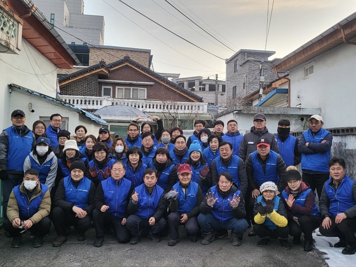 홍천군(사)이웃·춘천이웃, 연탄으로 온기 나눈다!