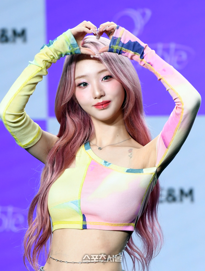 [포토]루셈블 여진, 하트 받아주세요!