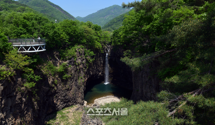 전곡리 주먹도끼부터 아름다운 재인폭포까지…하루에 몽땅 즐길 수 있는 연천군의 비밀과 비경!