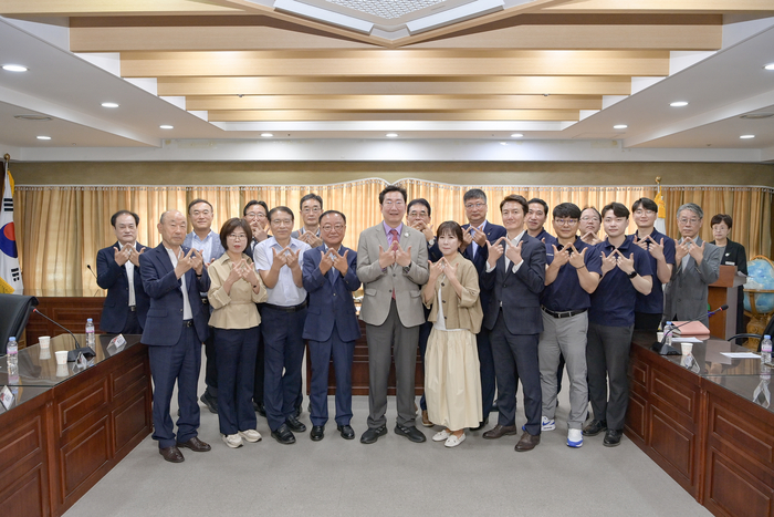오로라월드(주)·MG새마을금고 원주시협의회·에스앤케이 스마트주방·원주디지털사무기, 원주시에 성품 기부