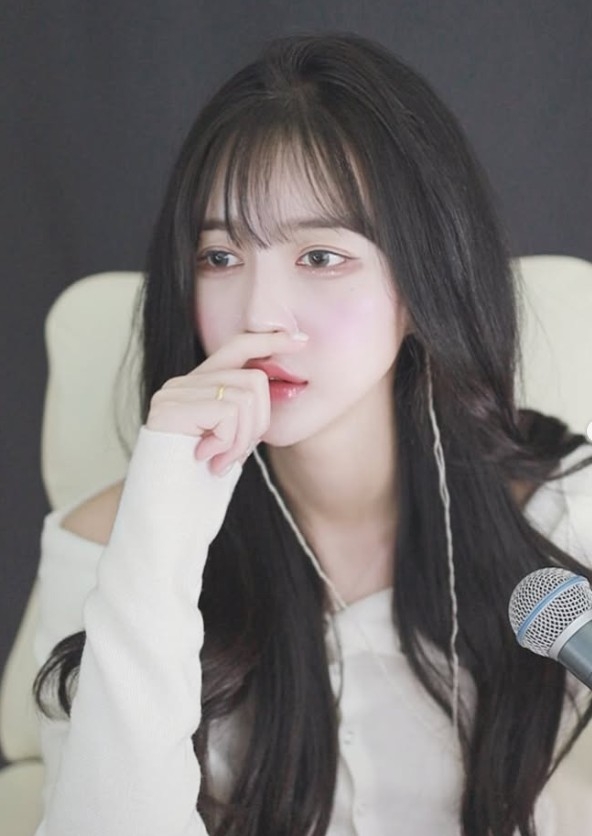 “제 노래가 작은 행복되길”…향년 27세, ‘싱어게인4’ 김윤설의 이른 작별’