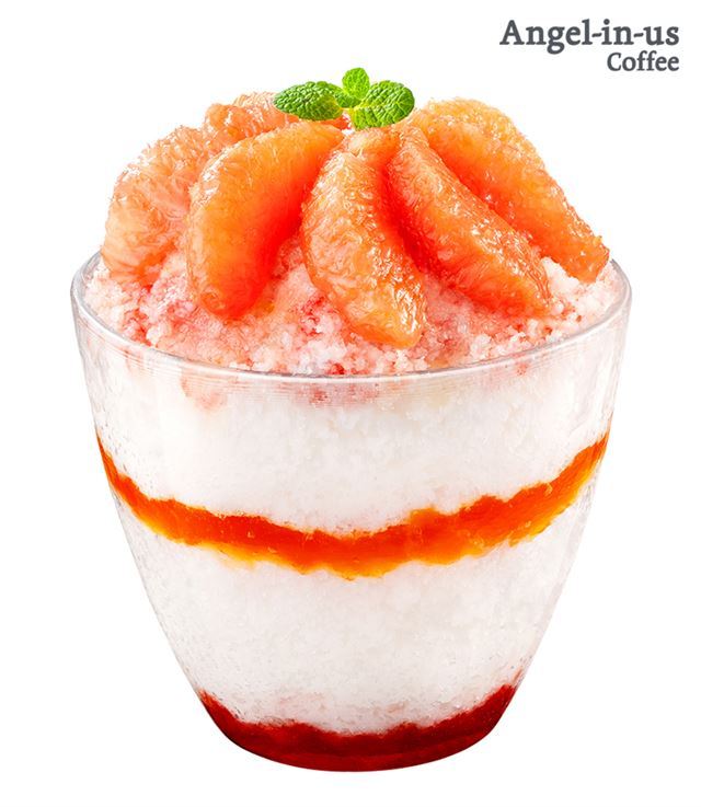 빙수의 계절 성큼, 알록달록 과일 얹혔네