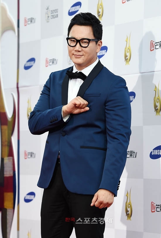 [포토] 더원, 드라마 어워즈에 가수가 상 받아요~