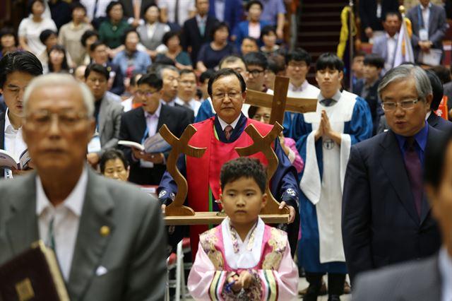 한국기독교장로회 목회자 자진납세… 성소수자 목회 지침은 기각