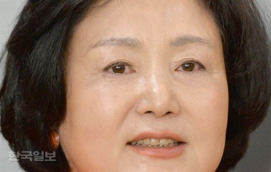 [김정숙여사인터뷰] “남편 문재인 후보가 못 만나는 사람들과 소통, 그게 내 일이죠” | 인스티즈