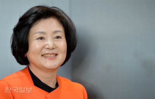 [김정숙여사인터뷰] “남편 문재인 후보가 못 만나는 사람들과 소통, 그게 내 일이죠” | 인스티즈