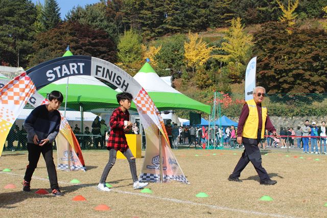 드론 묘기에 ‘탄성’ 체험도 ‘풍성’… 용인드론페스티벌 개막