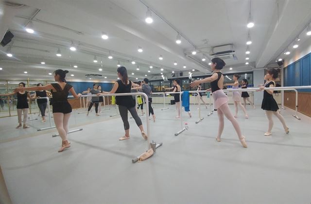 [겨를] 키 3cm나 커져... 발레는 간증을 타고 퍼졌다