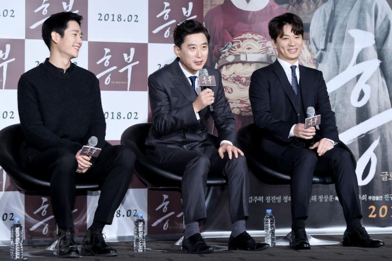[Hi포토]김원해 정씨배우들 사이 외로운 김씨~