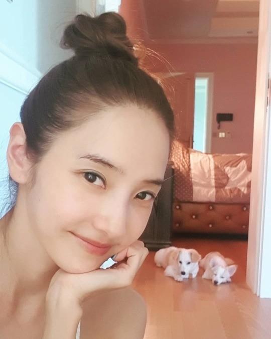 한채영, 무결점 미모로 시선 강탈…완벽한 헤어라인