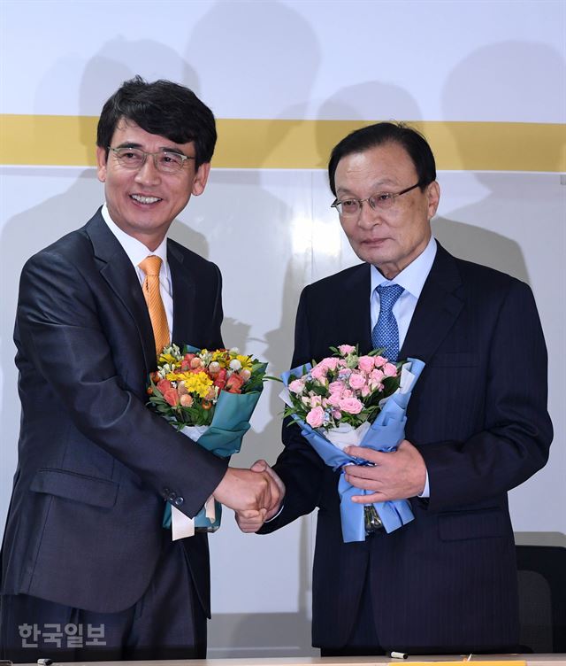 [포토]노무현재단 이사장 취임한 유시민