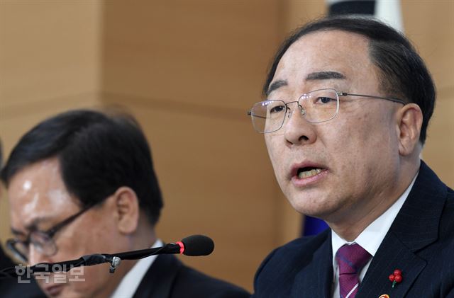 홍남기 “공공기관 사회기반시설 안전 전수조사 실시”