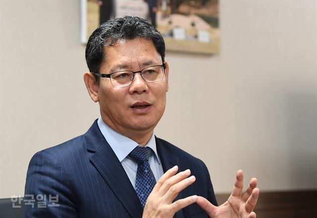 김연철 “취임하면 남북연락사무소 조속 정상화… 기능 확대”