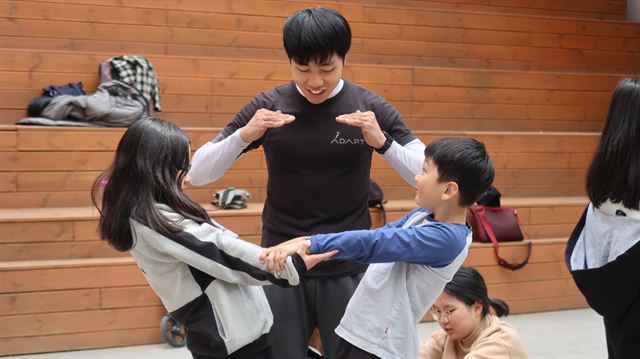 [겨를] 파쿠르, 단순 퍼포먼스에서 체육교육의 대안으로 나아가다