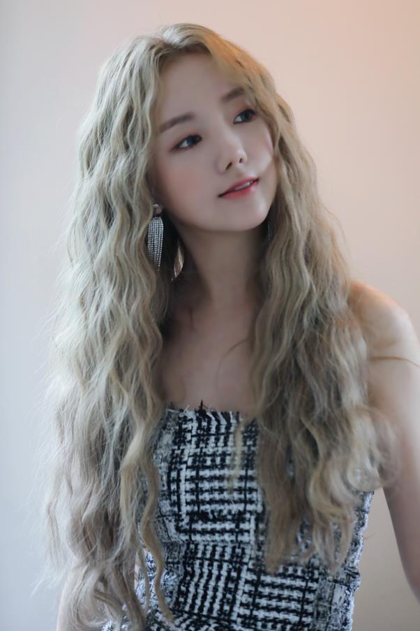 케이 “데뷔 5년 만 첫 금발, 러블리즈 덕분에 용기 냈죠” (인터뷰)