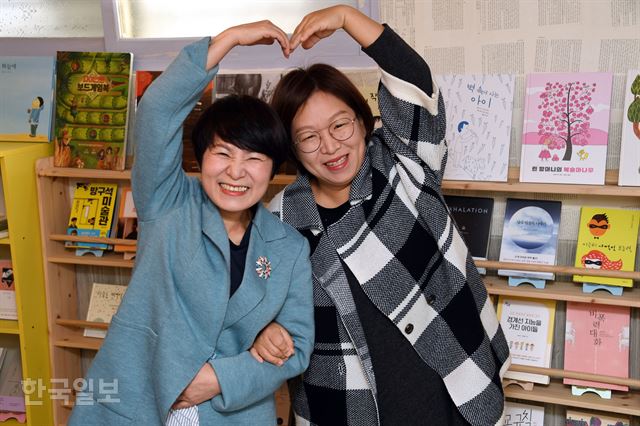 “마을 사람들이 다 모인다면 책방뿐만 아니라 집까지 내어 드릴게요”