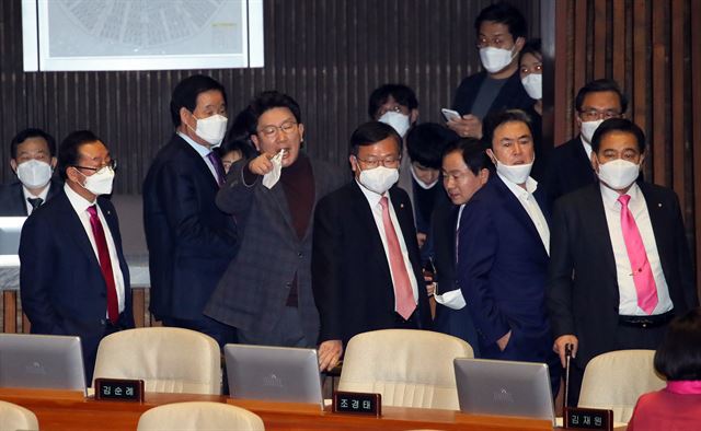 이인영, 여야 합의 ‘인터넷은행법’ 부결 사과… “미안하게 생각”