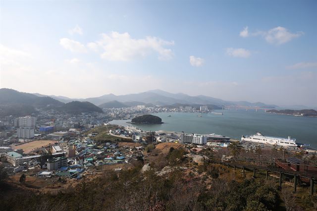 구계등 몽돌해변 ‘또르르~’ …청산도 유채꽃은 ‘봄의 왈츠’