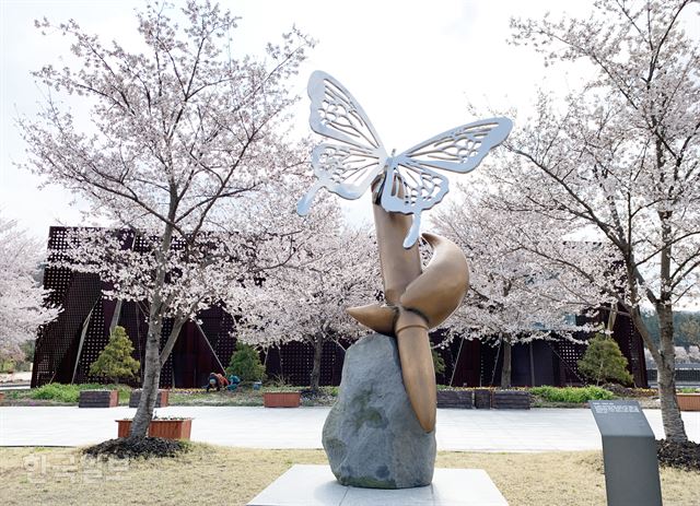 월류봉의 달빛 유혹은 어찌할까…추억으로 가는 황간 여행