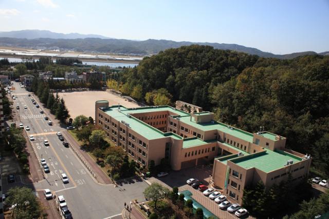 옛 포항제철 서초등학교, 포스코건설에 팔렸다