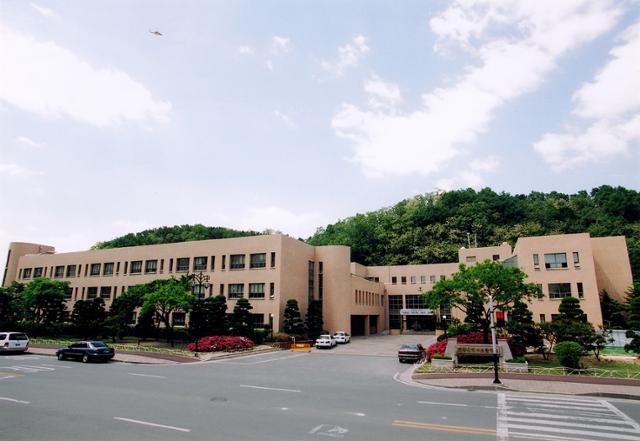 옛 포항제철 서초등학교, 포스코건설에 팔렸다