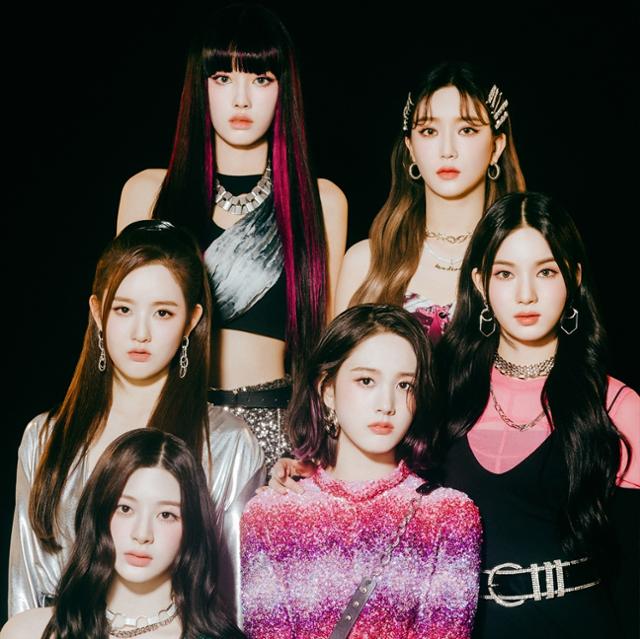 블랙핑크 안무가→세븐틴 뮤비 감독...스테이씨, 데뷔부터 역대급 스케일