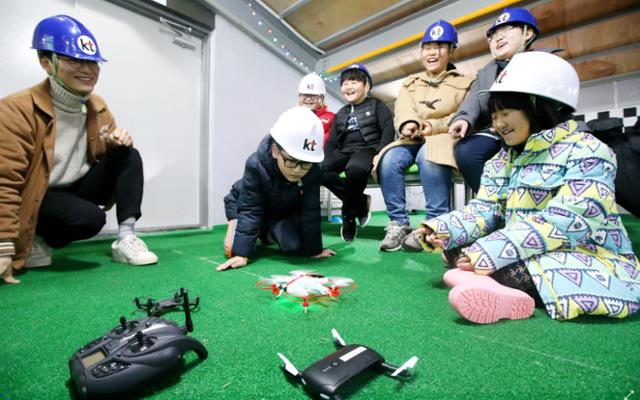 폐교는 드론학교로, 옛 곡식창고는 특산물 판매장으로
